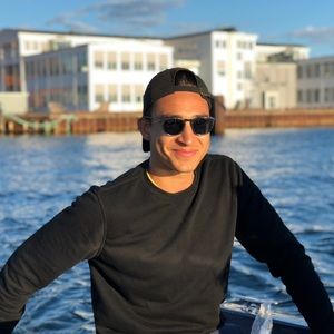 Meet your Posher, Julian